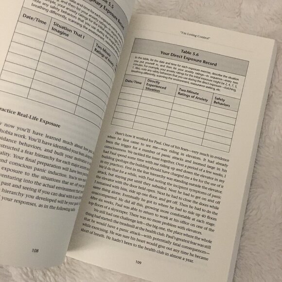 'Anxiety Free' Softcover By Robert L. Leahy - Picture 6 of 6